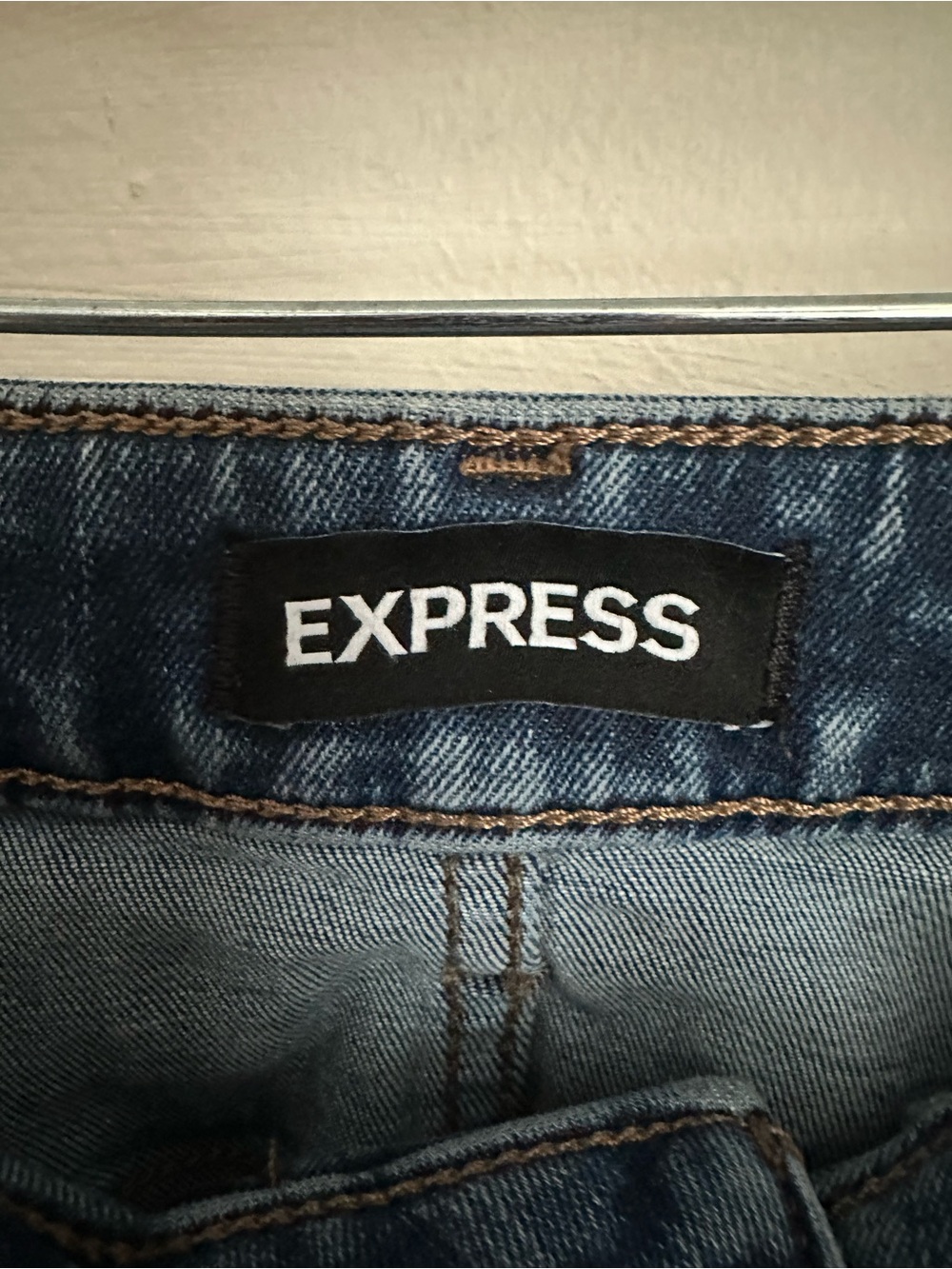 Men’s Express Straight Ripped Jeans - Picture 7 of 8